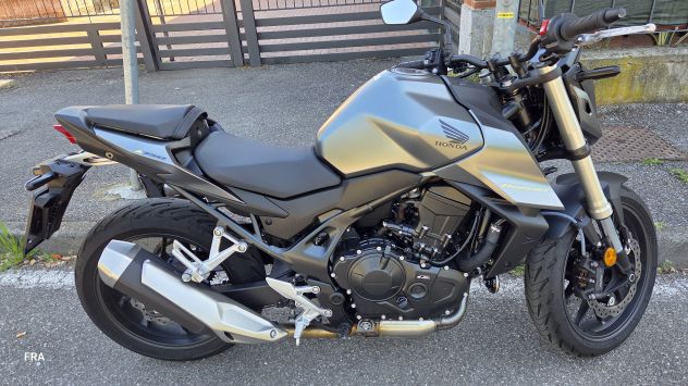 VENDESI MOTO HORNET 750 ANNO 2023 - Foto 2