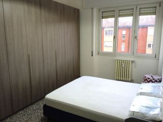 STANZA SINGOLA CON LETTO MATRIMONIALE M1 METRO ROSSA URUGUAY / BONOLA