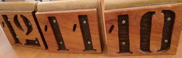 SET NUMERI SEGNA TAVOLO DA 1 A 14 IN LEGNO FATTI A MANO ORIGGINALE RISTORANTE PI - Foto 3