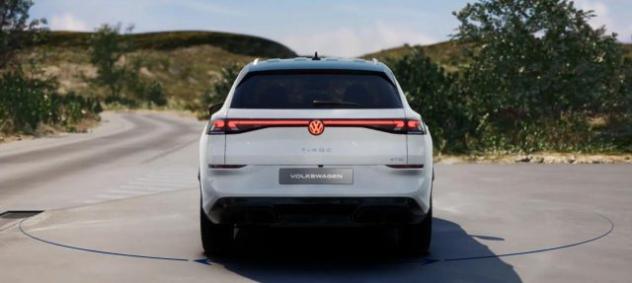 VOLKSWAGEN T-Roc 1.5 eTSI ACT 150 CV DSG R-Line rif. 23702211 - Foto 5