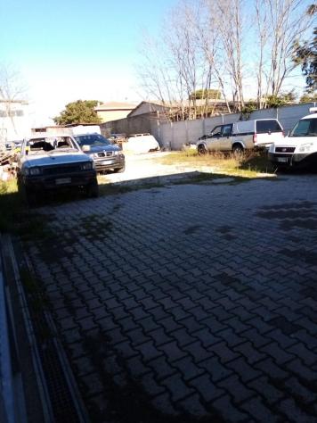 Stagno vendesi ampio capannone con piazzale suddiviso in 2 unità immobiliari - Foto 8