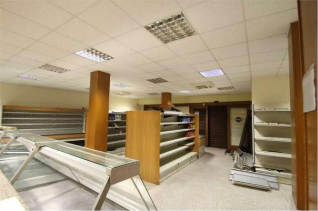 Palazzo / Stabile di 450 m² con più di 5 locali in vendita a Galbiate - Foto 5