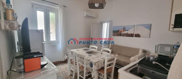 CENTRO STORICO - Pressi Piazzetta Cuba - N° 2 appartamenti in uno – 2° e ultimo p. s/a – 90 mq ca. – 5 vani + acc. Ottime condizioni, ben rifiniti. E - Foto 2