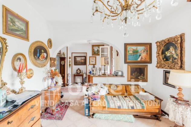 Villa di 350 m² con più di 5 locali e box auto in vendita a Cocquio-Trevisago - Foto 4