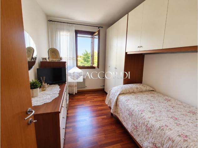 APPARTAMENTO di 3 vani e di 77 mq (SAN VENDEMIANO) rif. SM74 - Foto 6