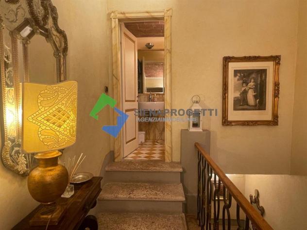 Prestigioso appartamento finemente ristrutturato nel Centro storico di Siena. - Foto 18