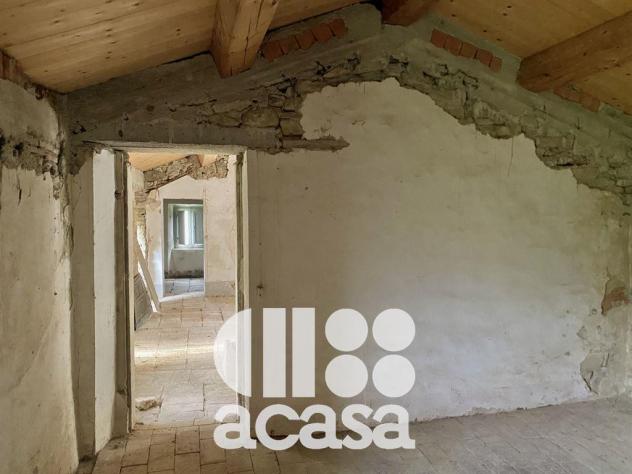 CASALE SEMI RISTRUTTURATO CON TERRENI - Foto 16