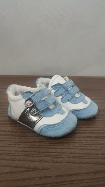 Scarpa misura 18 Pastello azzurro bianco e grigio