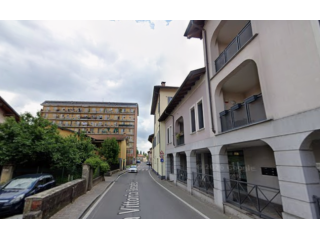 Bilocale 60 Mq con balcone, posto auto e giardino