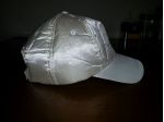 CAPPELLO NUOVO,DONNA,REGOLABILE,BIANCO CON BRILLANTINI DAVANTI,ORIGINALE MARCA O