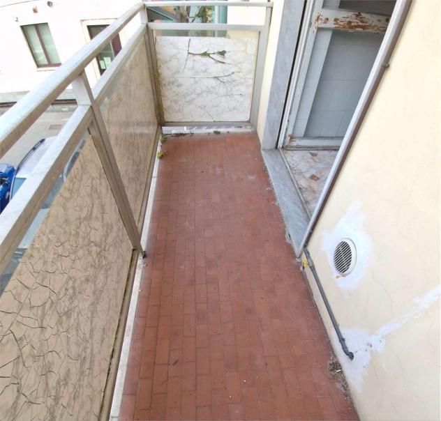 V000907 - CERMENATE centro vendiamo QUADRILOCALE con solaio - Foto 7