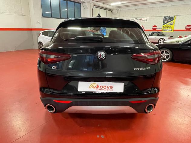 Alfa Romeo Stelvio 2.2 Turbodiesel 180 CV AT8 RWD Executive - Foto 4