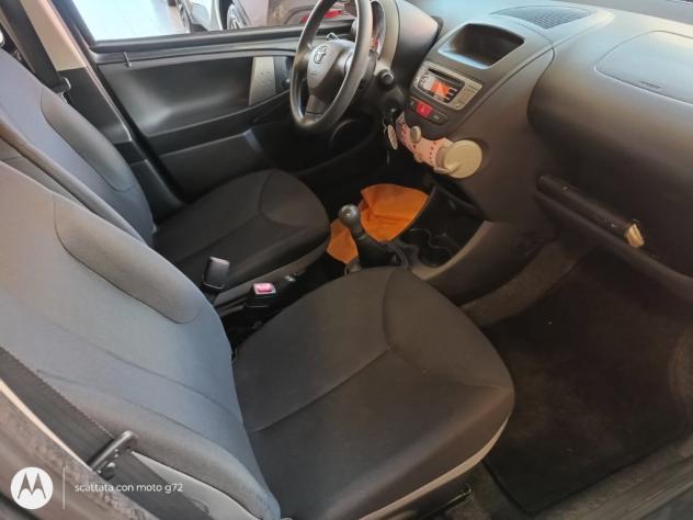 Toyota Aygo 2ª serie 1.0 VVT-i 69 CV 5 porte x-cool - Foto 9