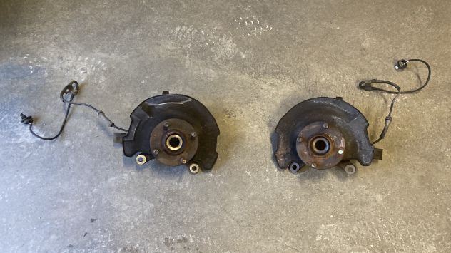 Fuselli mozzi ruota anteriori Suzuki Swift 1.3 benzina 4x4 del 2007