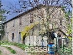 RUSTICO CON 32 ETTARI DI TERRENO