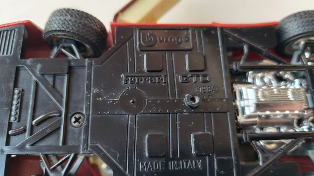 Modell.Burago Ferrari GTO (1984)scala 1/24 in alluminio pressofuso Made in Italy - Foto 2
