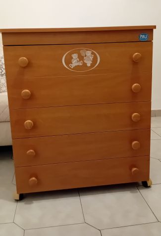 Cassettiera/ fasciatoio in legno color noce biondo usata in ottime condizioni