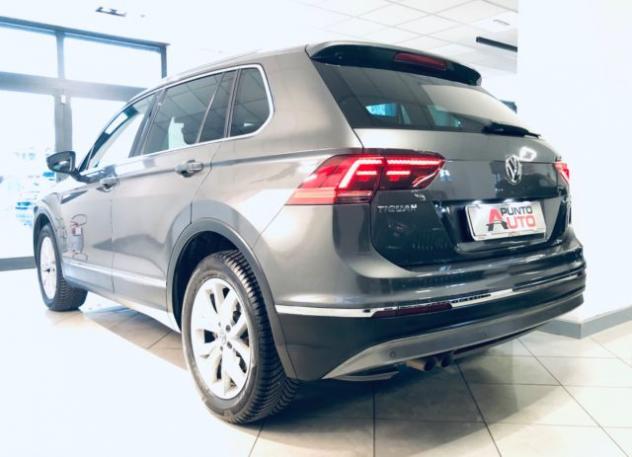 VOLKSWAGEN Tiguan 2.0 TDI SCR DSG 4MOTION Executive BMT rif. 23379541 - Foto 3