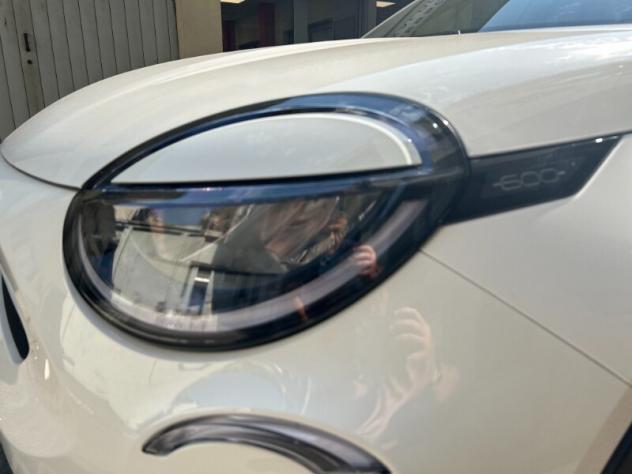 FIAT 600 (2023--) 600 Hybrid 110 CV DCT MHEV Serie Speciale Icon - Foto 9