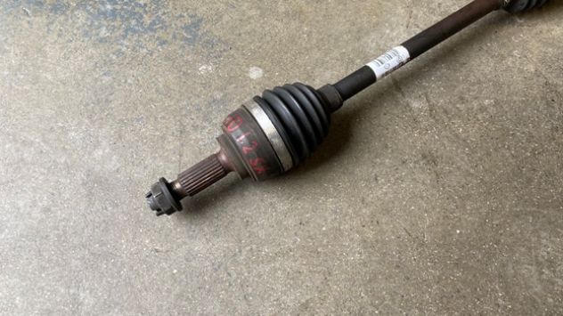 Semiasse anteriore SX Renault Clio 3 1.2 benzina del 2008 (8200341698) - Foto 2