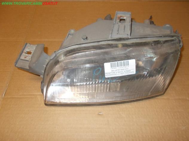 PROIETTORE S./REGOL.ALTEZZA MONOPARABOLA C/MOT. FIAT PUNTO (176-NV/1A/NW) 55 / 60 / 85 / GT  Parti elettriche  Fanaleria  Proiettori  Proiettore ant.