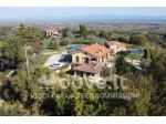 Rustico / Casale di 1050 m² con più di 5 locali e posto auto in vendita a M &hellip;