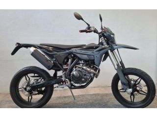BETAMOTOR RR 125 MOTARD T - X Special Edition 4T