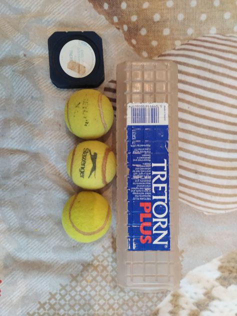 R76-VECCHIE PALLE DA TENNIS