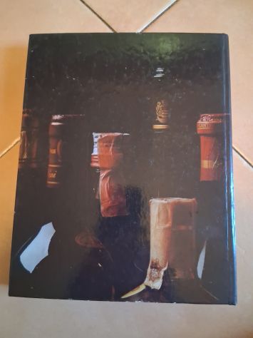Libro Saper Bere - dal Barbera al Whisky 1974 con Tavola Cibi e Vini omaggio - Foto 2