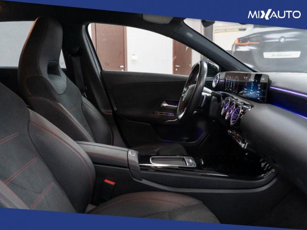 Mercedes A 200 D Automatic Premium AMG Line Night Edition - Foto 13