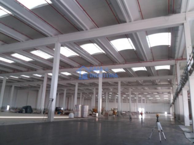 Immobile di 14305 m² con più di 5 locali in affitto a Origgio - Foto 3