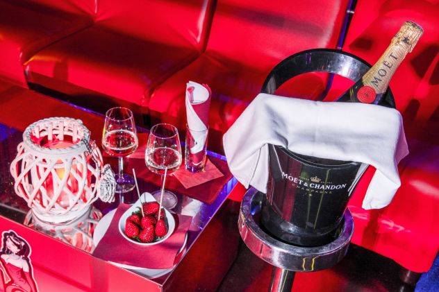 NIGHT CLUB CARBONIA CERCA RAGAZZE IMMAGINE - FINO 140€ AL GIORNO! - Foto 3