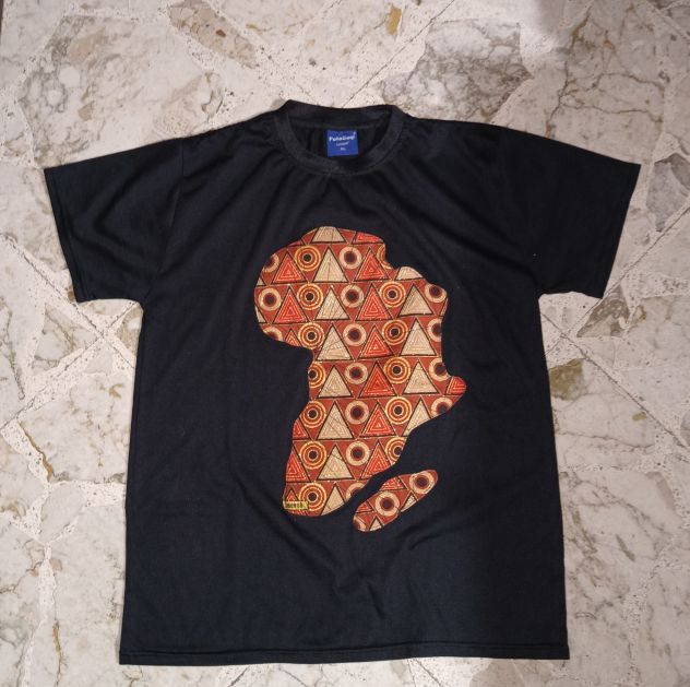 Maglietta Africa con decorazione tessuto taglia L