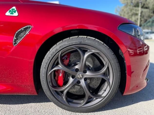 Alfa Romeo Giulia Giulia 2.9 V6 Bi-Turbo AT8 Quadrifoglio - Foto 10
