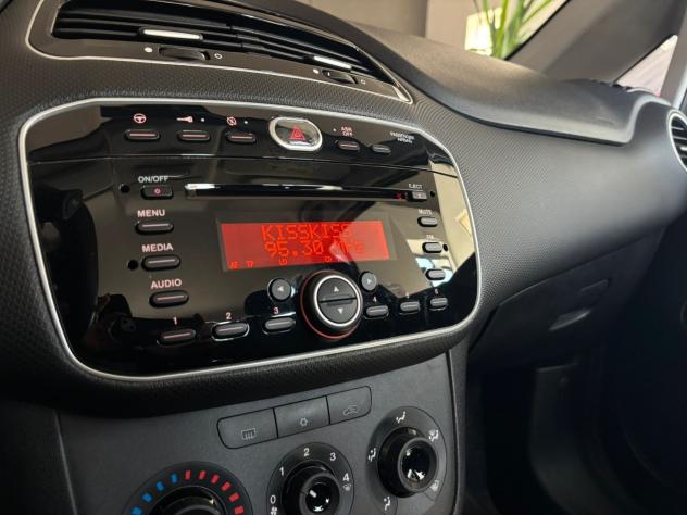 Fiat Punto 1.3 MJT II S&S 95 CV 5 porte Street - Foto 10