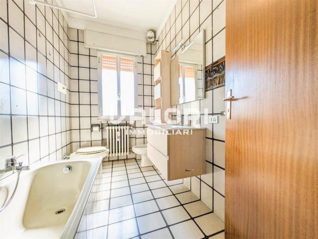 CASA INDIPENDENTE SU 3 LATI CON GIARDINO E CAPANNONE - Foto 18