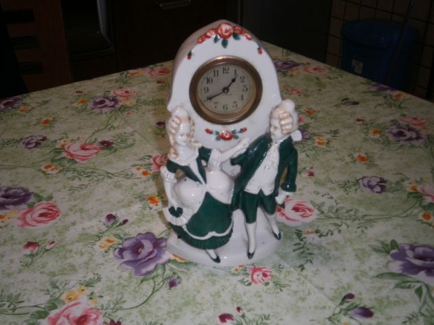 STATUETTA CON OROLOGIO - Foto 3