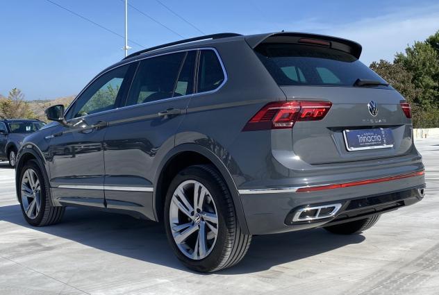 Volkswagen Tiguan R-Line 2.0 TDI 150CV DSG 4MOTION - Foto 6