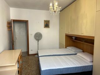 Ampia stanza con due letti uso singola o doppia (Santa Margherita)