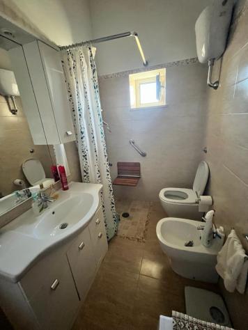 Nel Villaggio di Montebuono, a soli 10 km dalle Terme di Sorano e a 18 km da Pitigliano,
vendiamo un casale di circa 150 mq su due piani composto: Pi - Foto 15