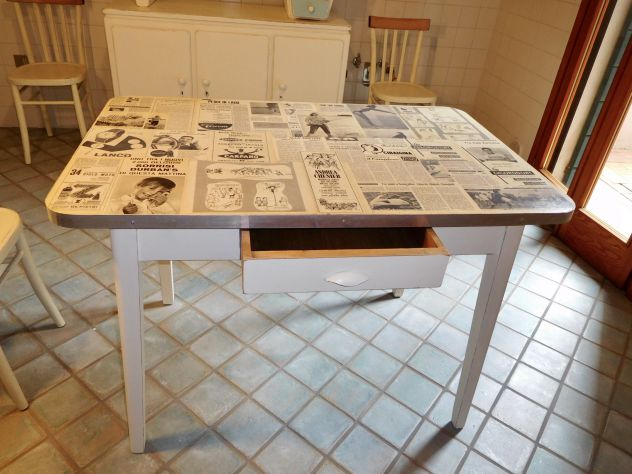 Credenza + Tavolo + 4 sedie anni '50 restaurati e decorati a mano - Foto 4