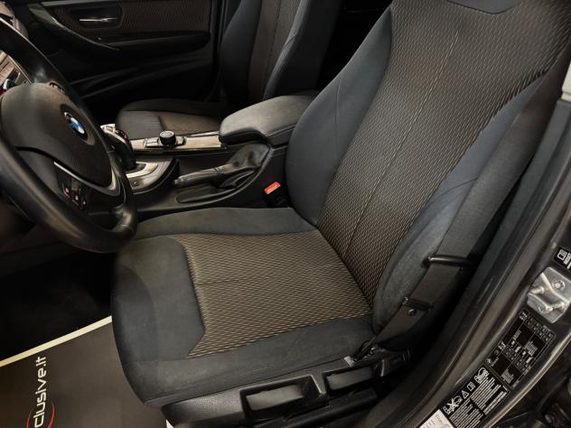 Bmw 320d xDrive Touring Luxury-4x4-Garantita-Permute - Foto 6