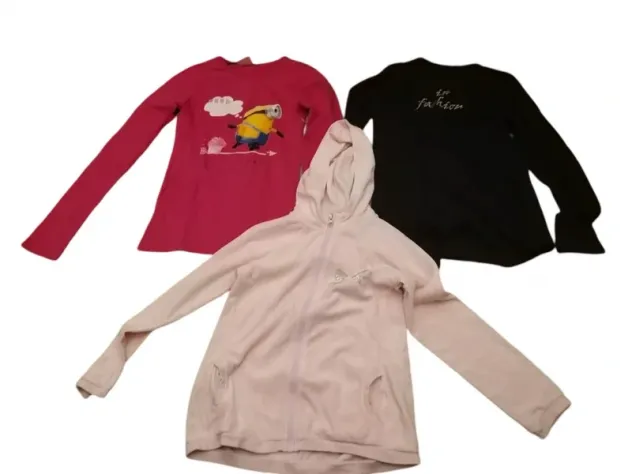 Set 2 magliette più 1 felpa con cappuccio chiusura a zip in ciniglia