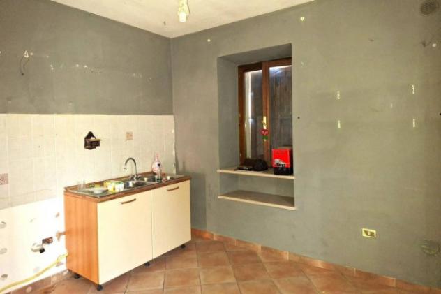 Immobile in asta di 228 m² con più di 5 locali e box auto in vendita a Gualdo Tadino - Foto 8