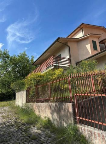 Immobile in asta di 167 m² con più di 5 locali e box auto in vendita a Pignola - Foto 2