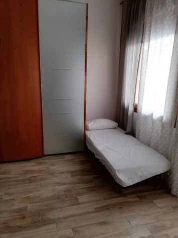 Bilocale arredato due camere vicino stazione per ditta - Foto 2