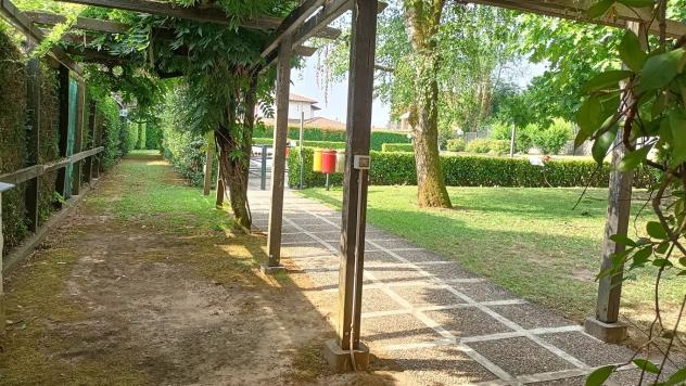 LESMO COUNTRY: 5 locali con tripli servizi e terrazzo. Cantina e Poss. box doppio. - Foto 6
