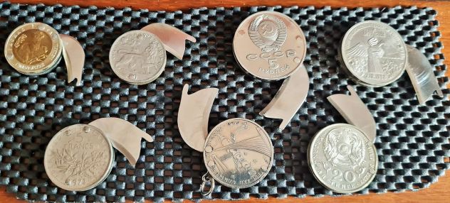 Mini cutter da collezione inseriti in vecchie monete bifacciali