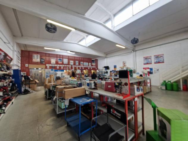 Immobile di 512 m² con 1 locale in affitto a Settimo Milanese - Foto 11