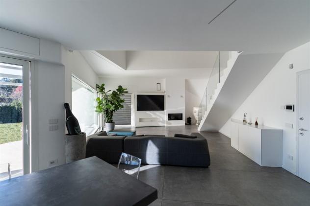 Eleganza Contemporanea e Vista Panoramica nella Villa di Design in classe A a Triuggio Montemerlo - Foto 6